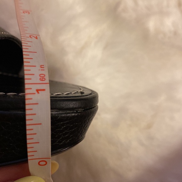 Authentic LOUIS VUITTON Sandals - Picture 10 of 17